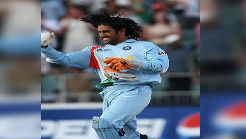 Virat Kohli fans upset BCCI Decision on MS Dhoni, full credit goes to him