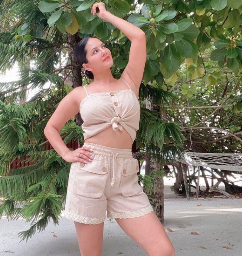 Sunny Leone looks hot in her latest bikini photos goes super viral on social media BRD
