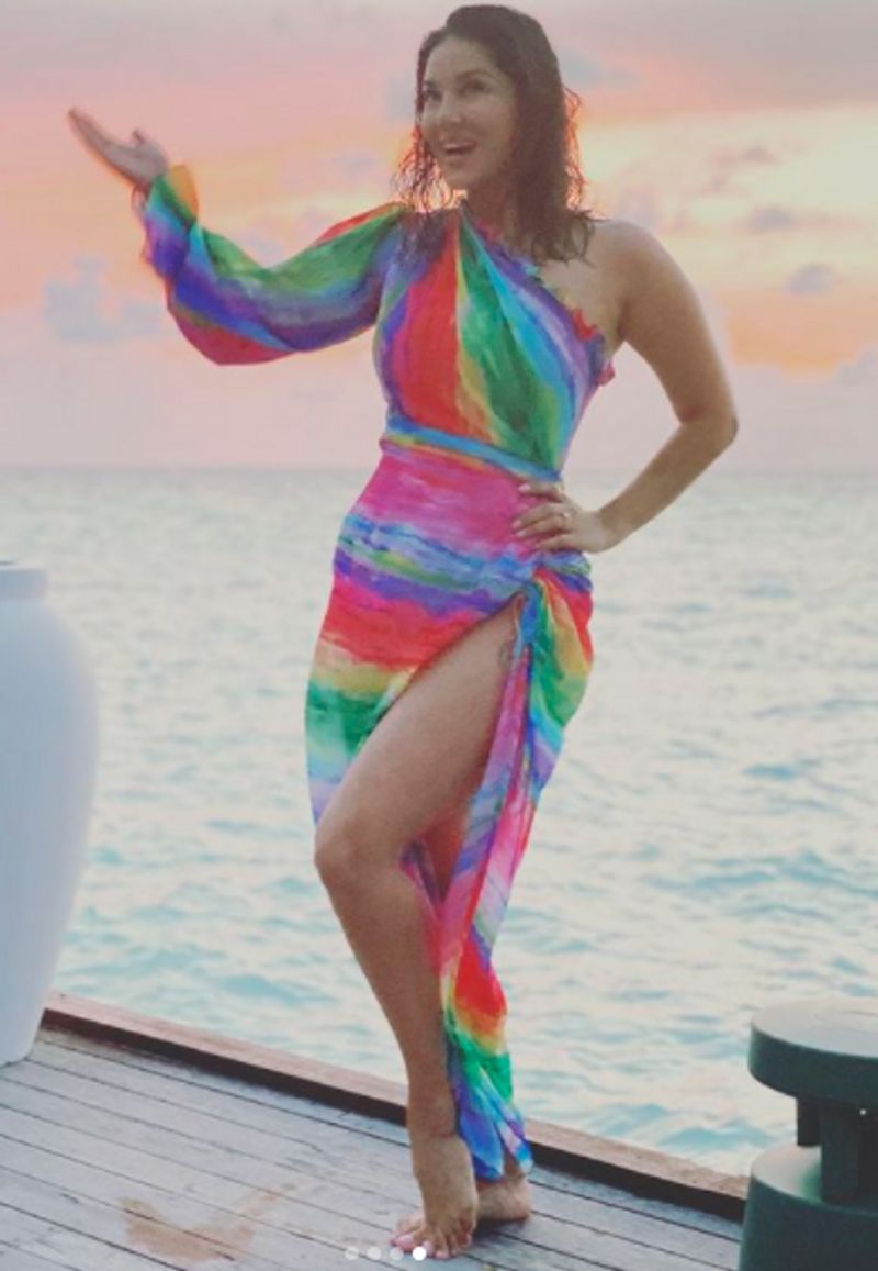 Sunny Leone looks hot in her latest bikini photos goes super viral on social media BRD