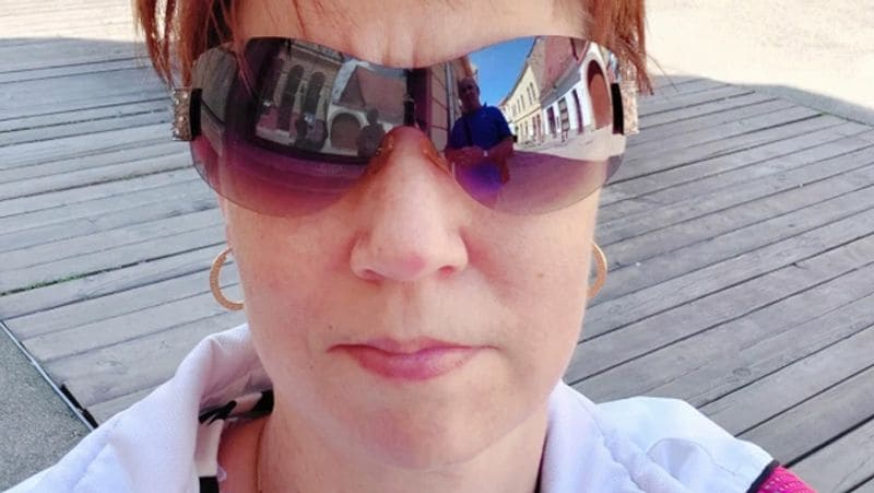 Hungary woman suffered a stomach ache but got her both feet and hands amputated