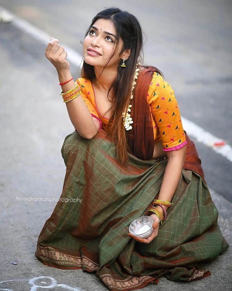 cook with comali dharsha gupta village girl getup latest half saree photo shoot