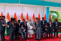 Prime Minister Narendra Modi met the Paralympic Champioms, see pics