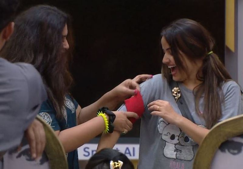 Siri Became as Bigg Boss 5 first captain
