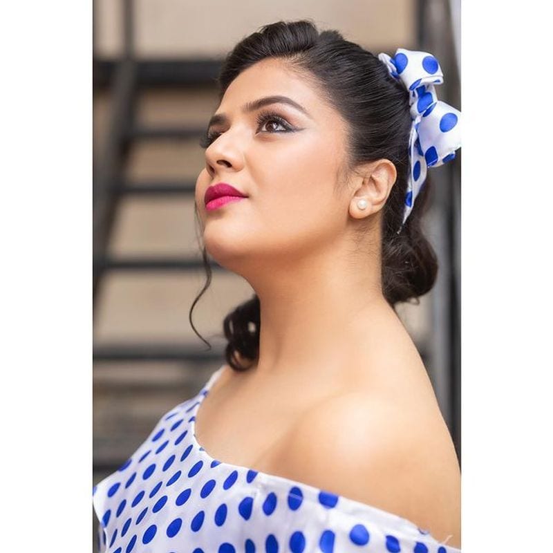 latest photoshoot of stunning sreemukhi from instagram