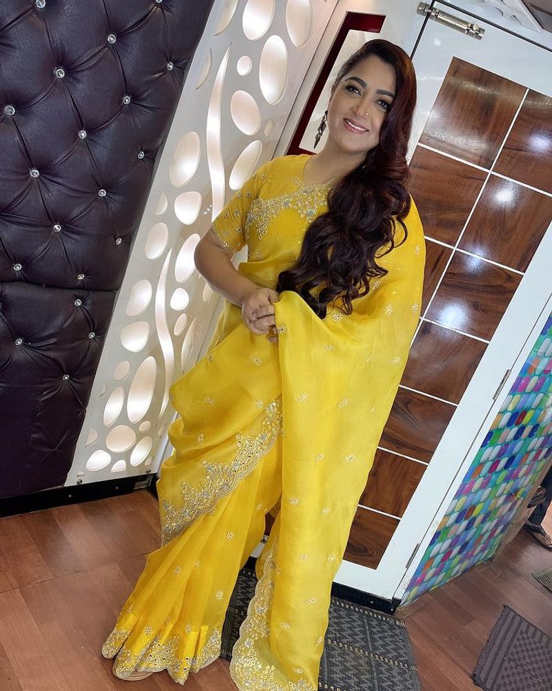 Actress kushpoo vinayagar chathurthi special look photos viral in social media
