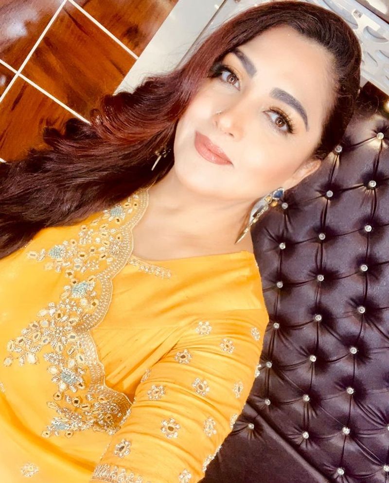 Actress kushpoo vinayagar chathurthi special look photos viral in social media