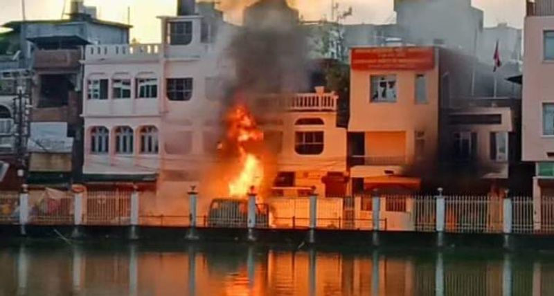attackers set fire to five media houses and two CPM offices in Tripura