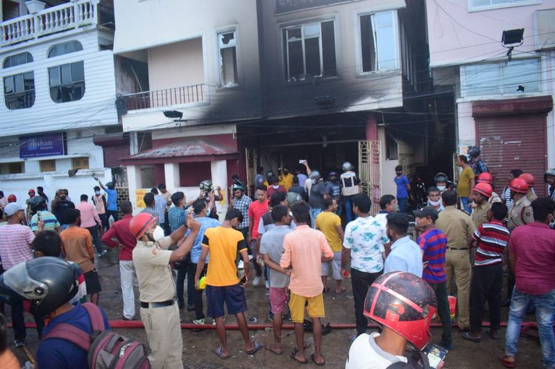 attackers set fire to five media houses and two CPM offices in Tripura