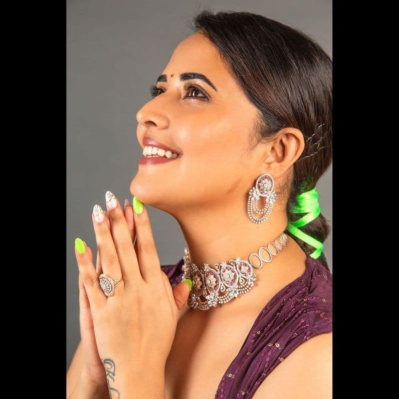 on the eve of ganesh chaturthi hot anchor anasuya turns too hot shows her secret tattoo openly
