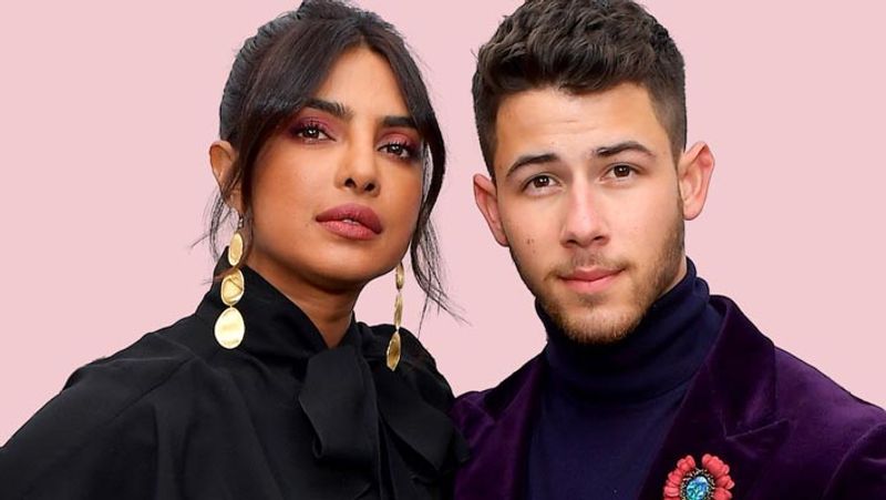 Priyanka Chopra dress opened up in an event, husband nick jonas helped her