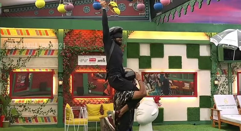 bigg boss season 5 jessi stands worst performer of the week and went to jail