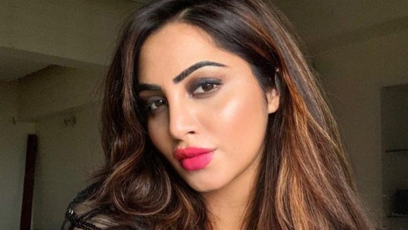 biggboss fame arshi khan met accident in delhi