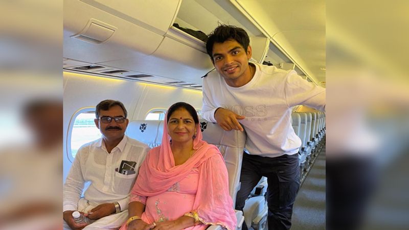 Tokyo Olympics gold medalist Neeraj Chopra fulfill his dream after take parents on their first flight spb