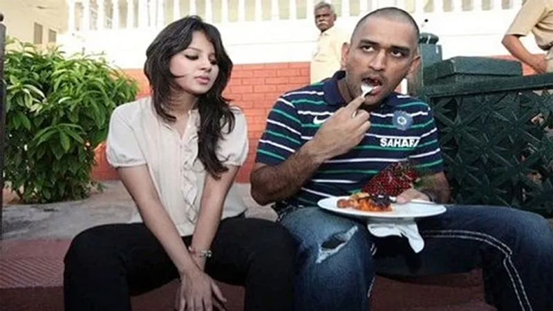 Sakshi Dhoni reveals her favourite dish, she likes this south indian dish over fast food