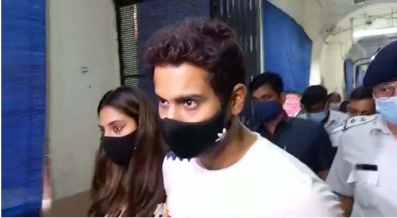 nusrat s live in partner yash dasgupta says i already have a 9 year old son nothing changes this soon on yishaan BRD