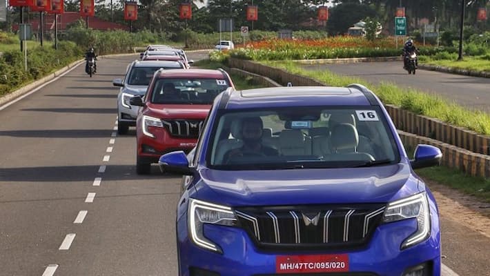 Mahindra XUV700 prices reduced for select variants Mahindra XUV700 prices reduced for select variants