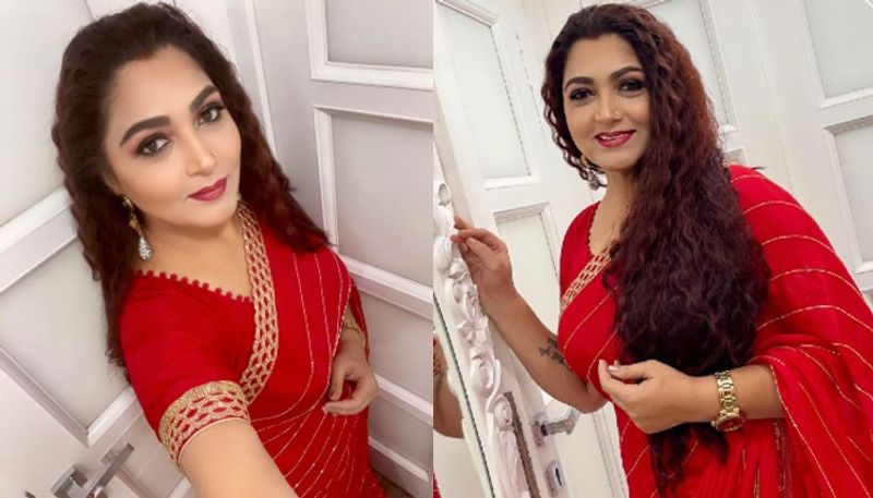 Khushboo stylish look in red saree see photos here dpl