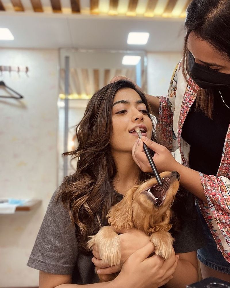 Actress Rashmikha playing her cut dog photo goes viral