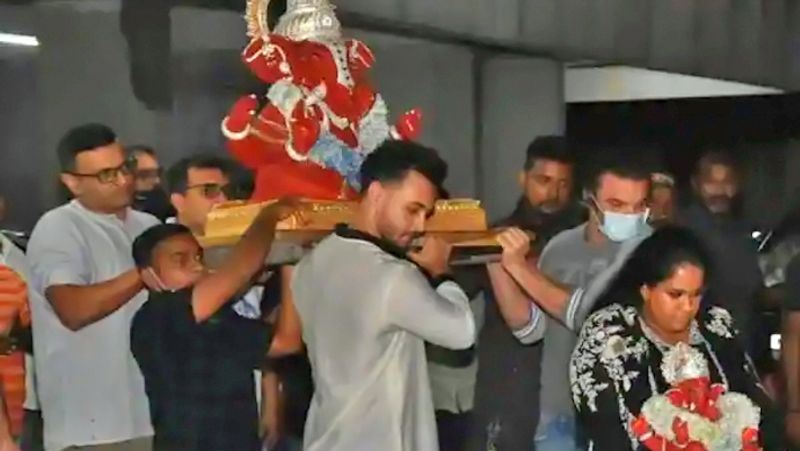 Shilpa Shettty and Arpita Sharma Ganpati Bappa Visarjan Photos