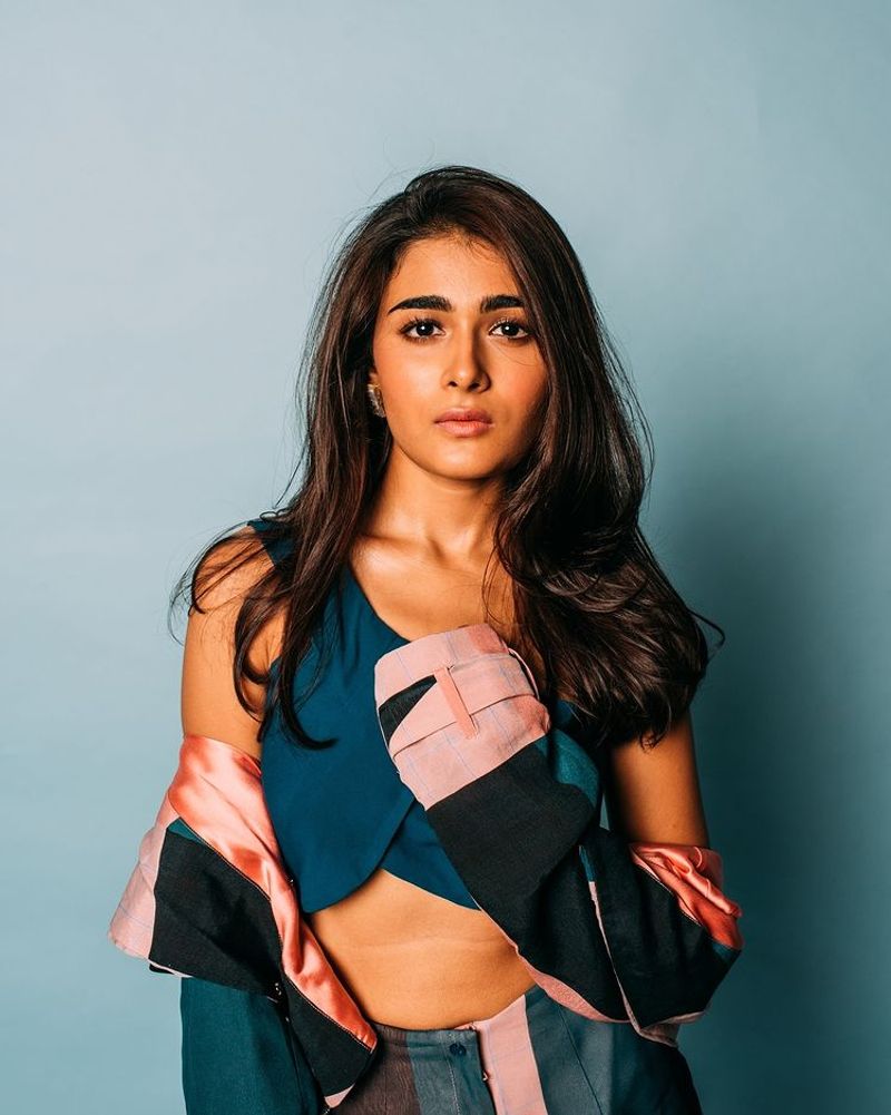 shalini pandey latest over slim fit latest hot photo clicks