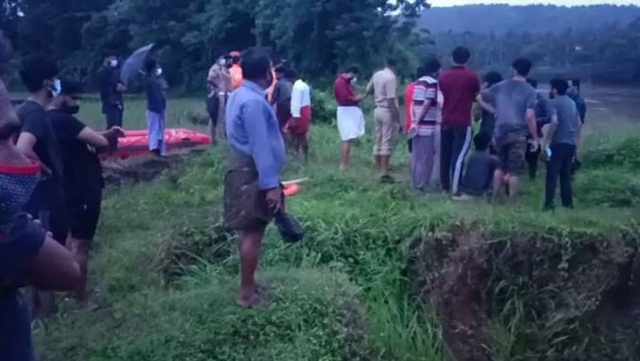 body of youth recovered from bharathapuzha who was missing for the last two days body of youth recovered from bharathapuzha who was missing for the last two days