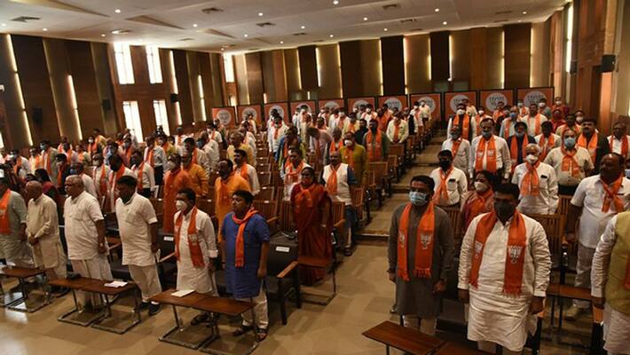 Gujarat BJP senior leader Jay Narayan Vyas resigns from party ahead of Assembly election 2022 ckm Gujarat BJP senior leader Jay Narayan Vyas resigns from party ahead of Assembly election 2022 ckm