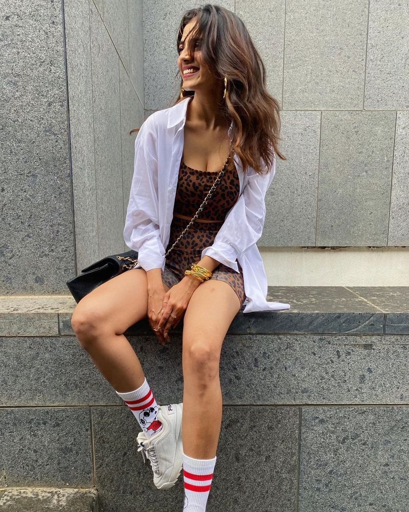actress malavika mohanan overload hot shot dress stunning poses