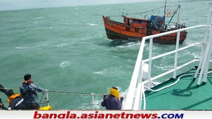 Indian Coast Guard rescues about 500 boats from sea due to deep depression in Bay of Bengal RTB Indian Coast Guard rescues about 500 boats from sea due to deep depression in Bay of Bengal RTB
