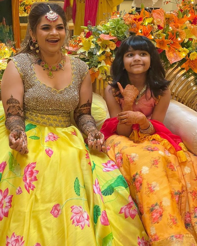 vidyulekha raman colorful mehandi function photos
