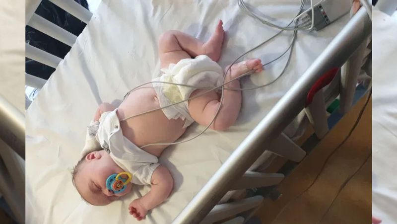 parentst treating a 5 week-old baby as cold but later found that he had sepsis