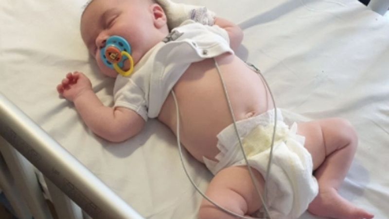parentst treating a 5 week-old baby as cold but later found that he had sepsis