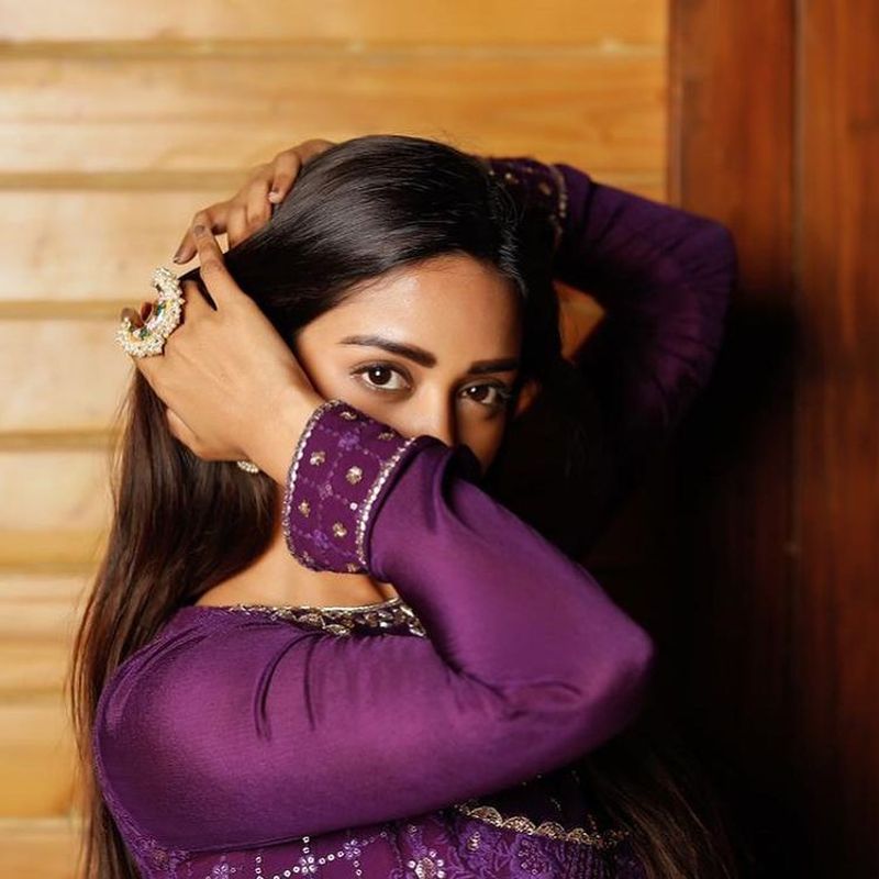 Actress nivetha pethuraj take photo were colorful salwar latest photos
