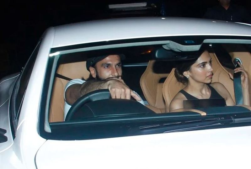 Luxury cars are parked in the garage of these actresses, each car costs in crores
