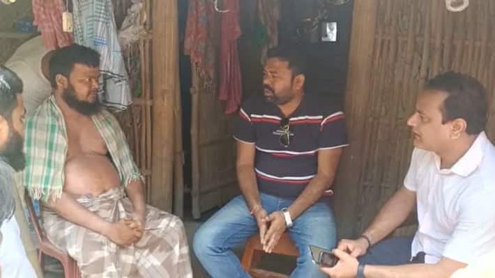 poor man in malda got swasthya sathi card by the help of TMC leaders bmm poor man in malda got swasthya sathi card by the help of TMC leaders bmm