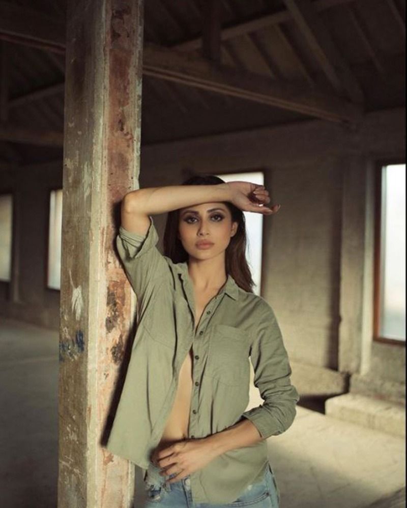 Bollywood actress Mouni Roy rises temperature in her latest bold photoshoot goes super viral BRD