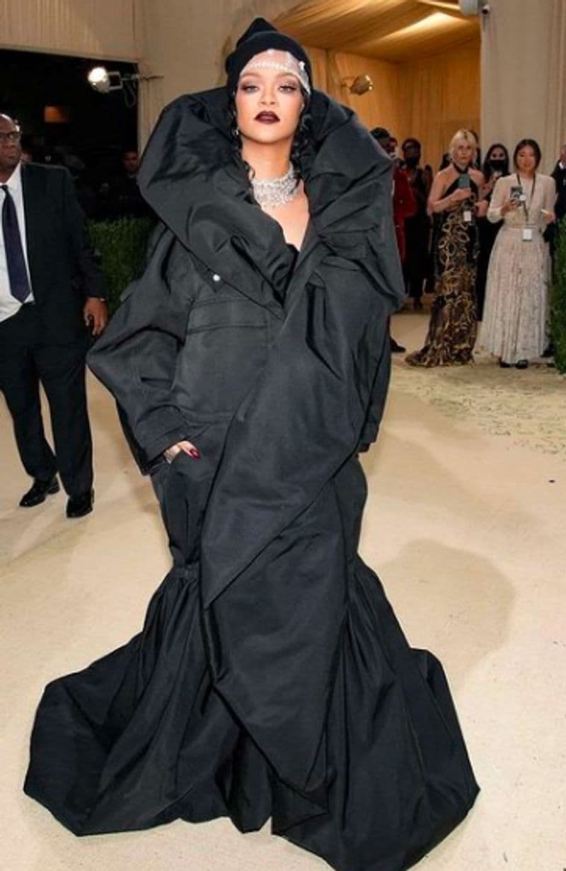 Met Gala 2021 Rihanna and ASAP Rocky Make Their Romance Red Carpet Official See photos dpl