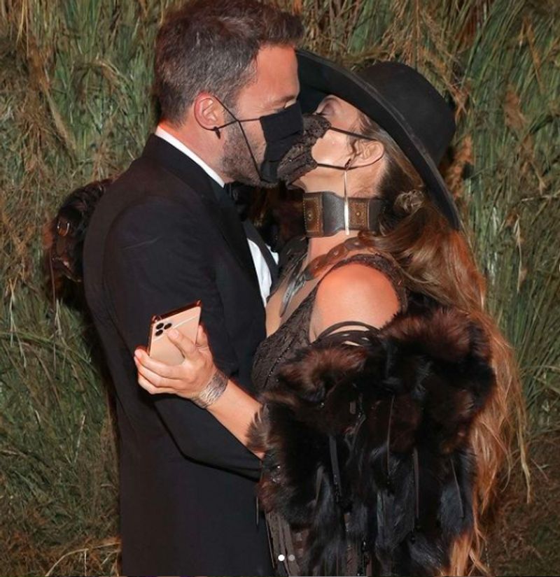 Met Gala 2021 Rihanna and ASAP Rocky Make Their Romance Red Carpet Official See photos dpl