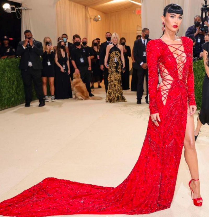 Met Gala 2021 Rihanna and ASAP Rocky Make Their Romance Red Carpet Official See photos dpl