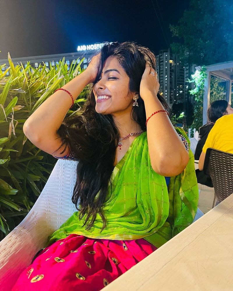 bigg boss fame divi jaw dropping poses in half saree latest photos goes viral
