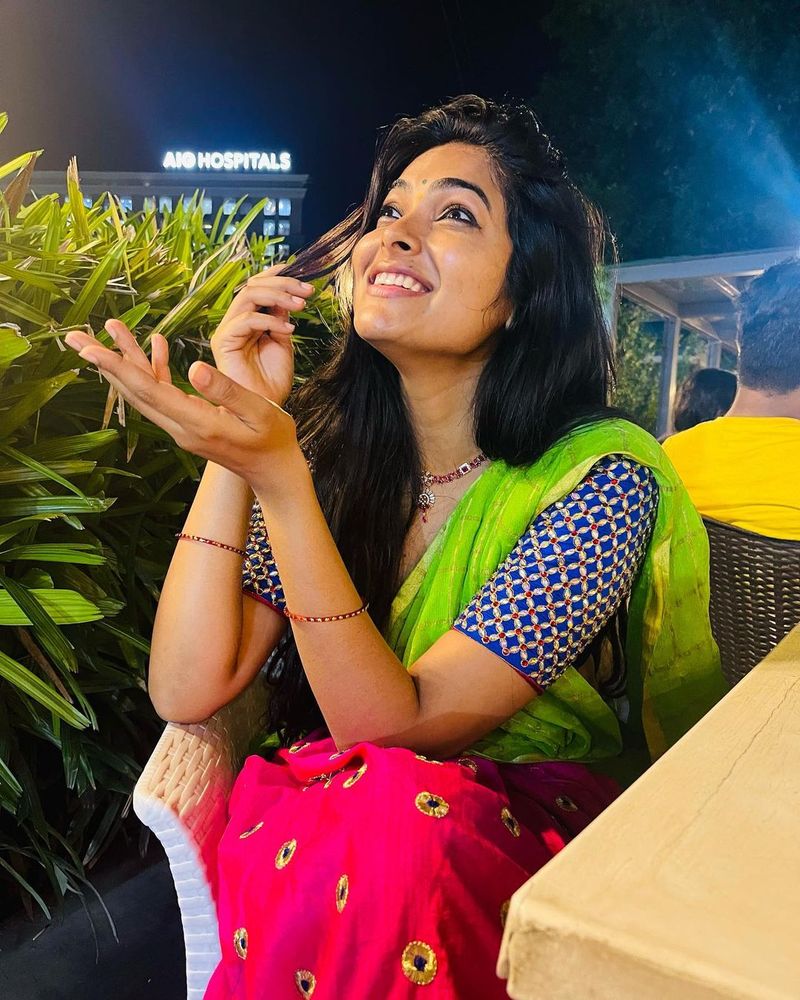 bigg boss fame divi jaw dropping poses in half saree latest photos goes viral