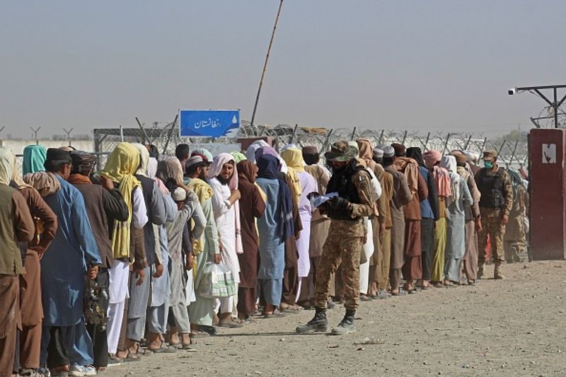 picture of tens of thousands of people leaving the country from Afghanistan is out
