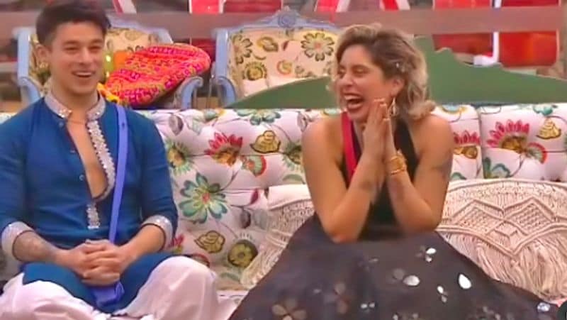 Bigg Boss OTT, Raqesh Bapat kissed Shamita Shetty on a question from Neha Kakkar