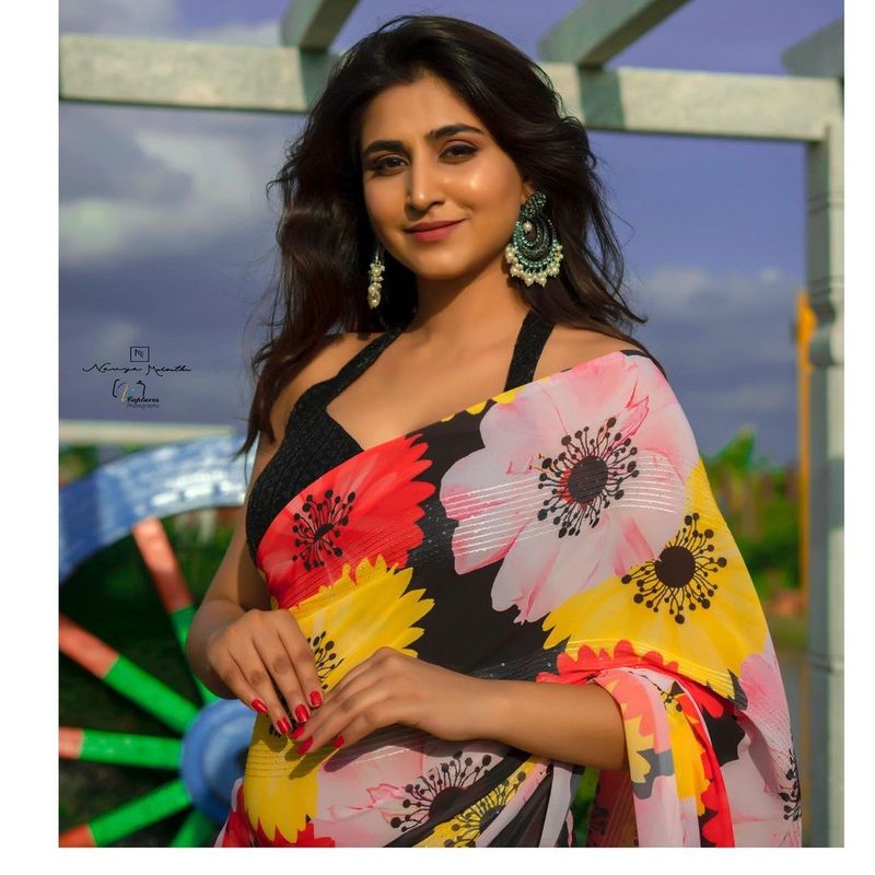 anchor varshini showing her real hotness and shared stunning photos