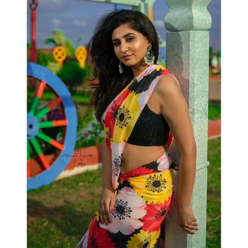 anchor varshini showing her real hotness and shared stunning photos
