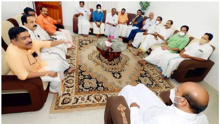 BJP leaders meet Thamarassery bishop BJP leaders meet Thamarassery bishop