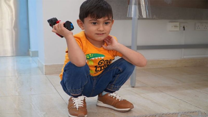 Afghanistan 3 year old child lost in kabul blasts met his family after two weeks, stayed in Doha