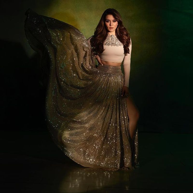 hansika enjoying cool weather at beach photos viral