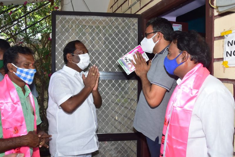 huzurabad bypoll... minister koppula eshwar house to house campaign at jammikunta