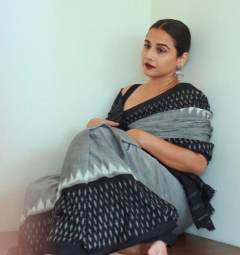 Actress Vidya Balan stunning look in Black and grey saree dpl