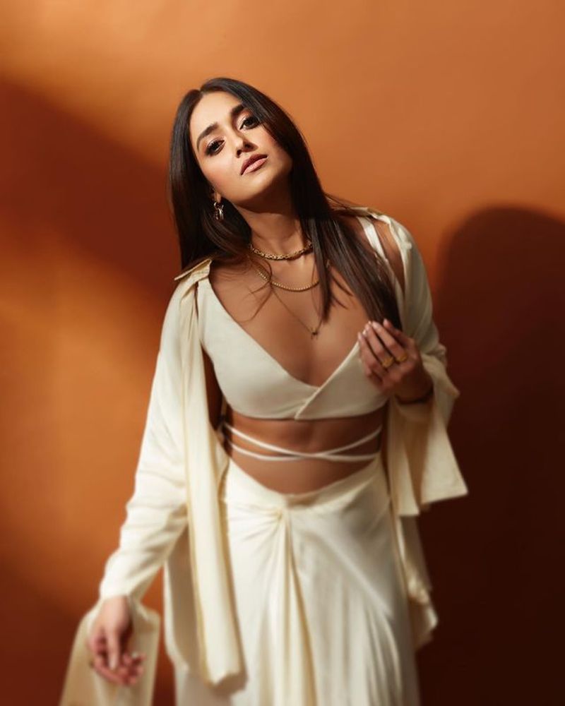 heroin ileana sizzles in bikin pose her latest instagram post storms internet